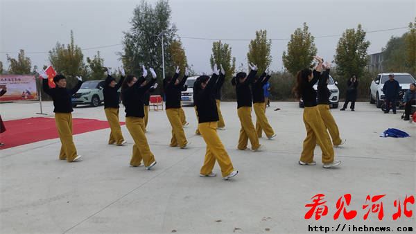 小张庄举办“爱在夕阳、新风传扬”文艺汇演,谱写乡风文明新篇章(图16) 小张庄举办“爱在夕阳、新风传扬”文艺汇演,谱写乡风文明新篇章(图16)